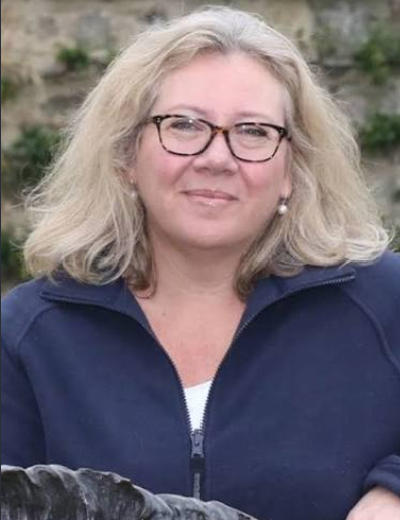 Portrait of Linda Edwards